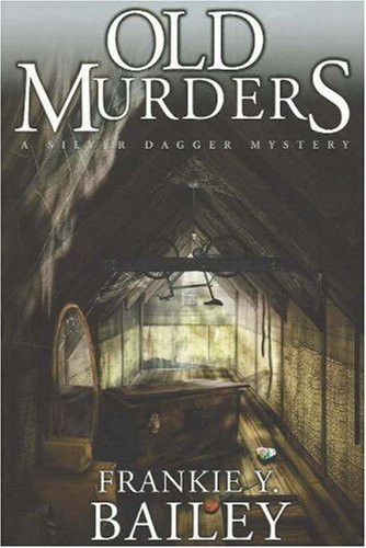 Old Murders (A Lizzie Stuart Mystery series)