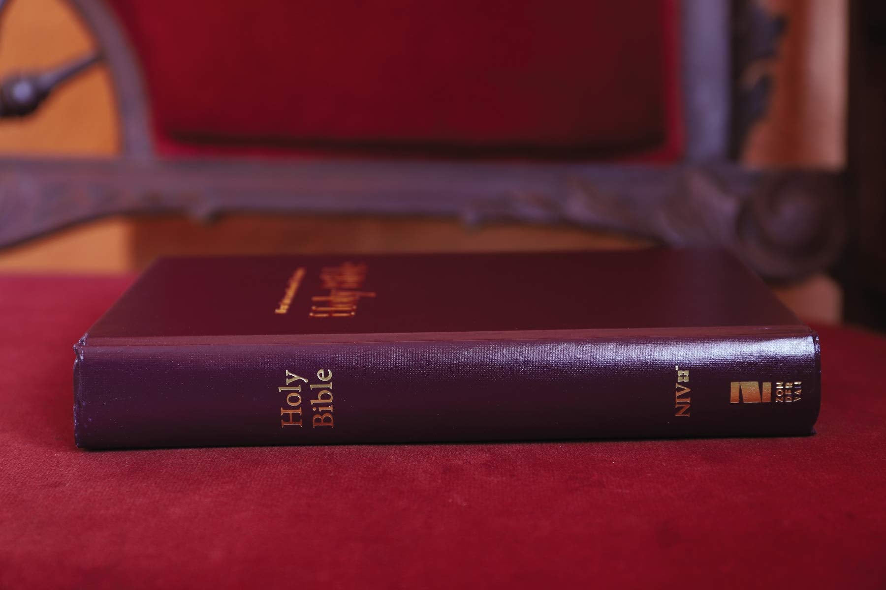 NIV, Church Bible (Value Pew Bible), Hardcover, Burgundy