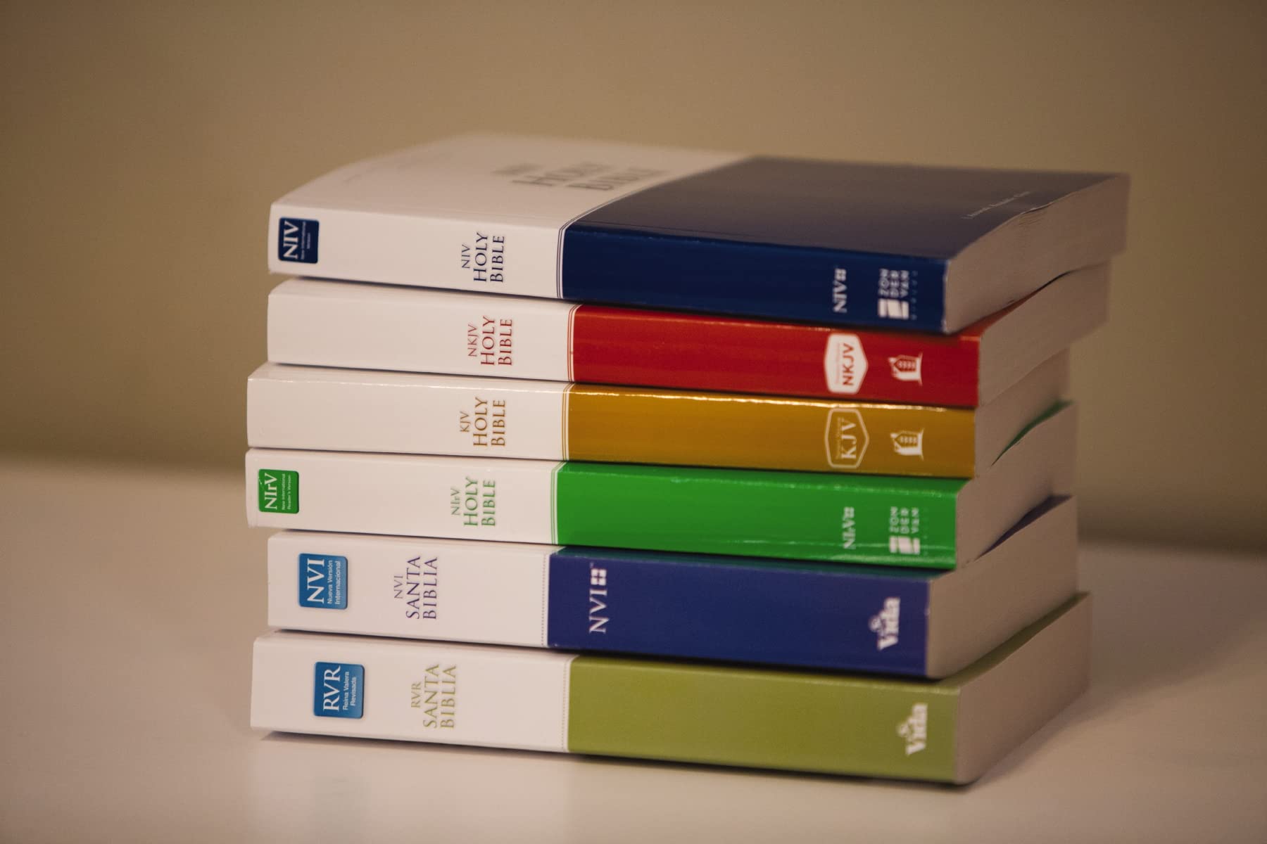 NIrV, Economy Bible, Paperback: Easy to read. Easy to share.