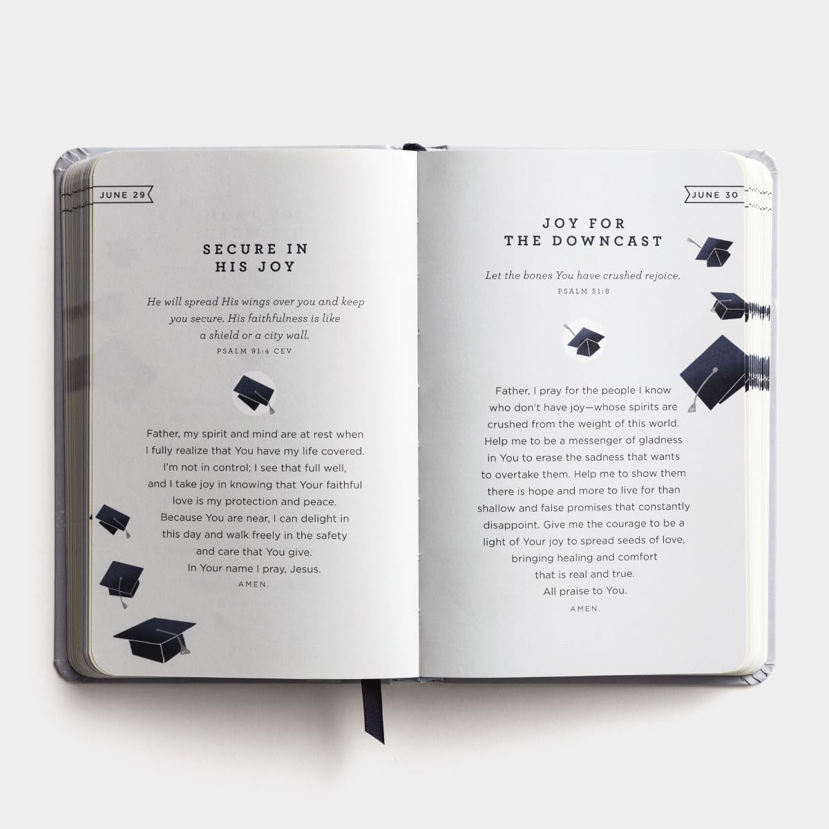A Prayer a Day for Graduates: A Year of Wisdom and Guidance from God?s Word (A 365-Day Prayer Devotional) - The Perfect Christian Graduation Gift to Celebrate Your Grad