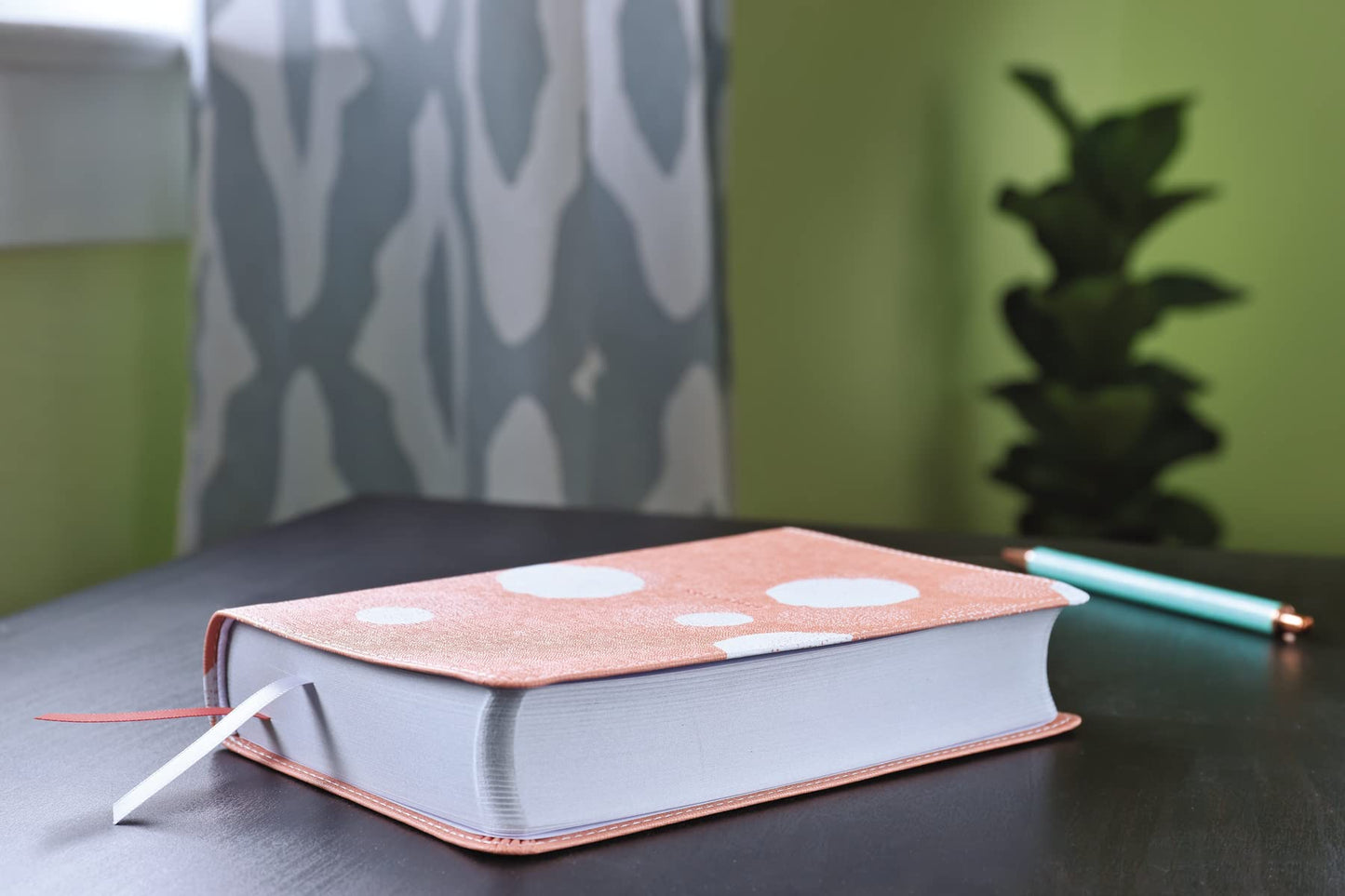 NIV, Teen Study Bible (For Life Issues You Face Every Day), Compact, Leathersoft, Peach, Comfort Print