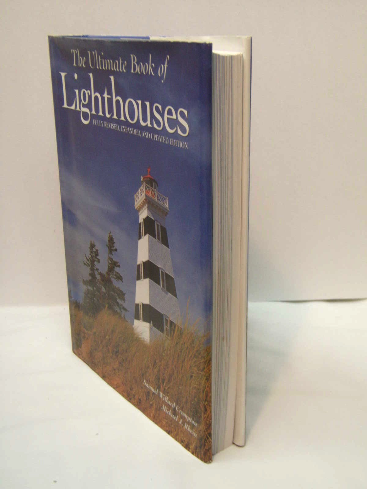 The Ultimate Book of Lighthouses