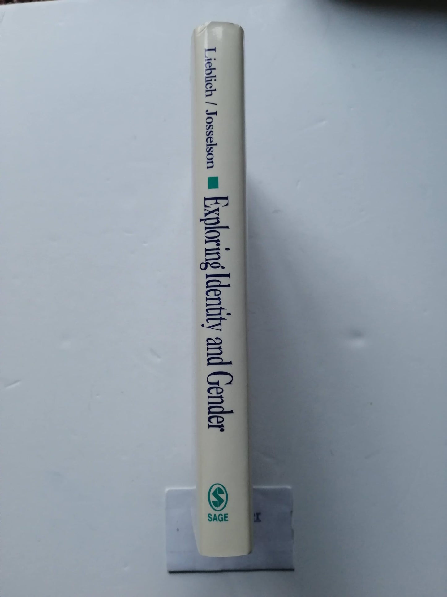Exploring Identity and Gender: The Narrative Study of Lives (The Narrative Study of Lives series)