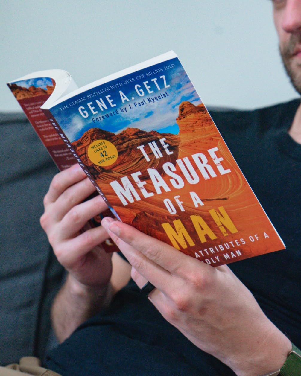 The Measure of a Man: Twenty Attributes of a Godly Man  Bible Study Workbook for Men  Gift Idea for Christian Men and Husbands