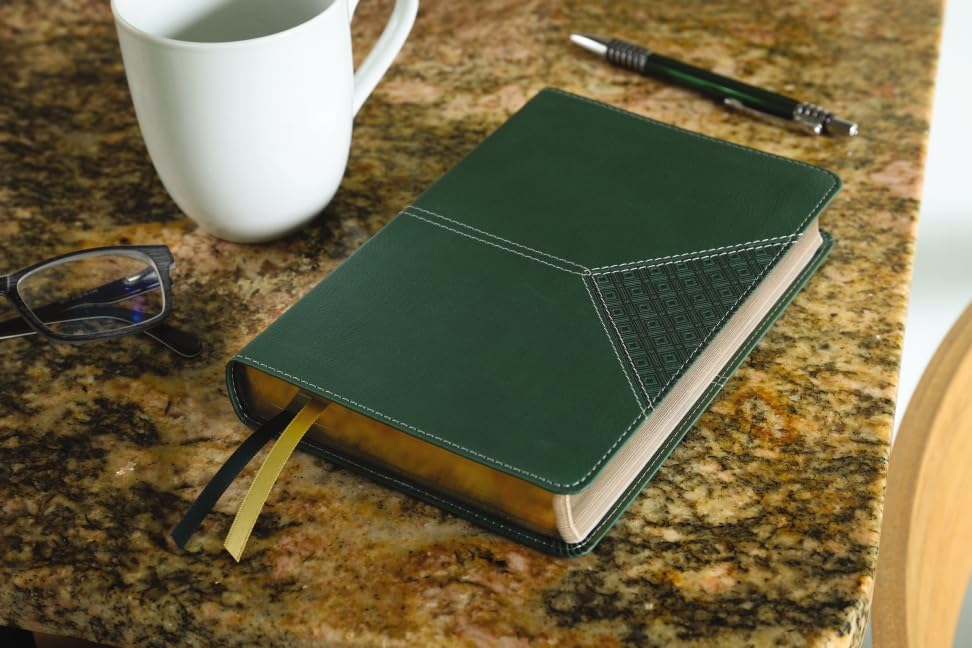 NIV, Compact Center-Column Reference Bible, Leathersoft, Green, Red Letter, Comfort Print