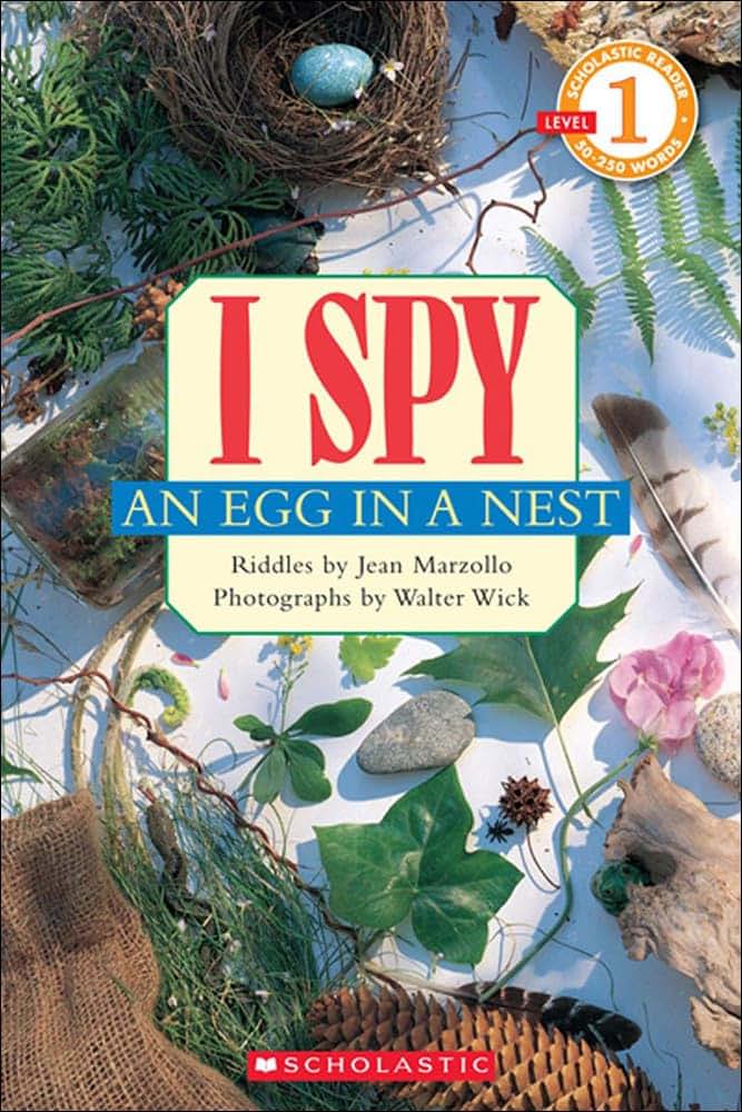I Spy An Egg In A Nest (Turtleback School & Library Binding Edition) (Scholastic Reader I Spy: Level 1)