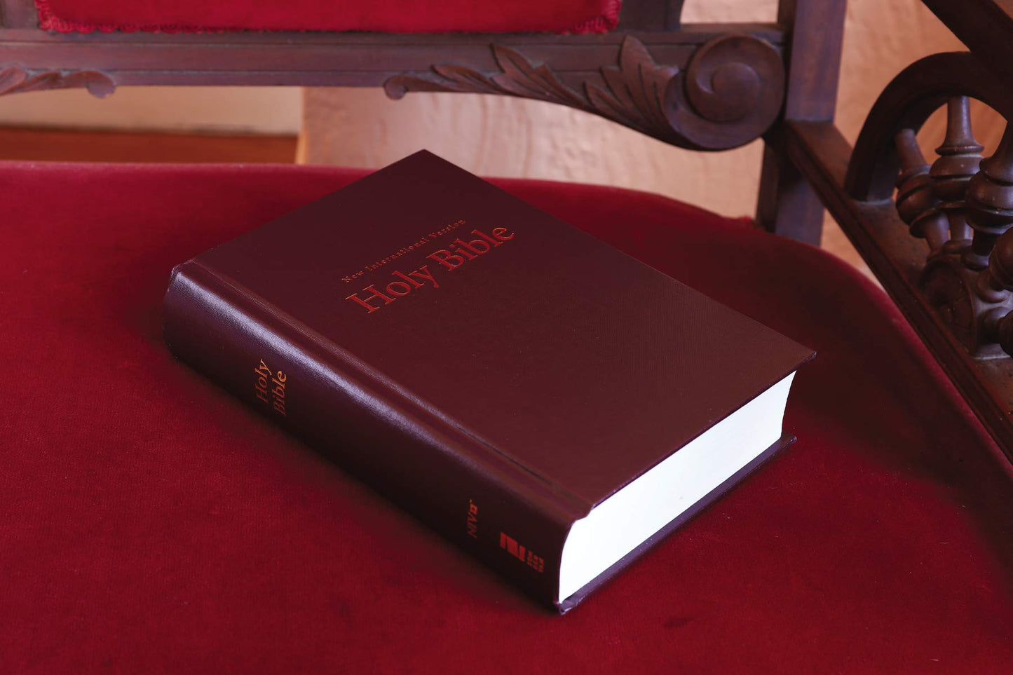 NIV, Church Bible (Pew Bible), Large Print, Hardcover, Burgundy, Comfort Print