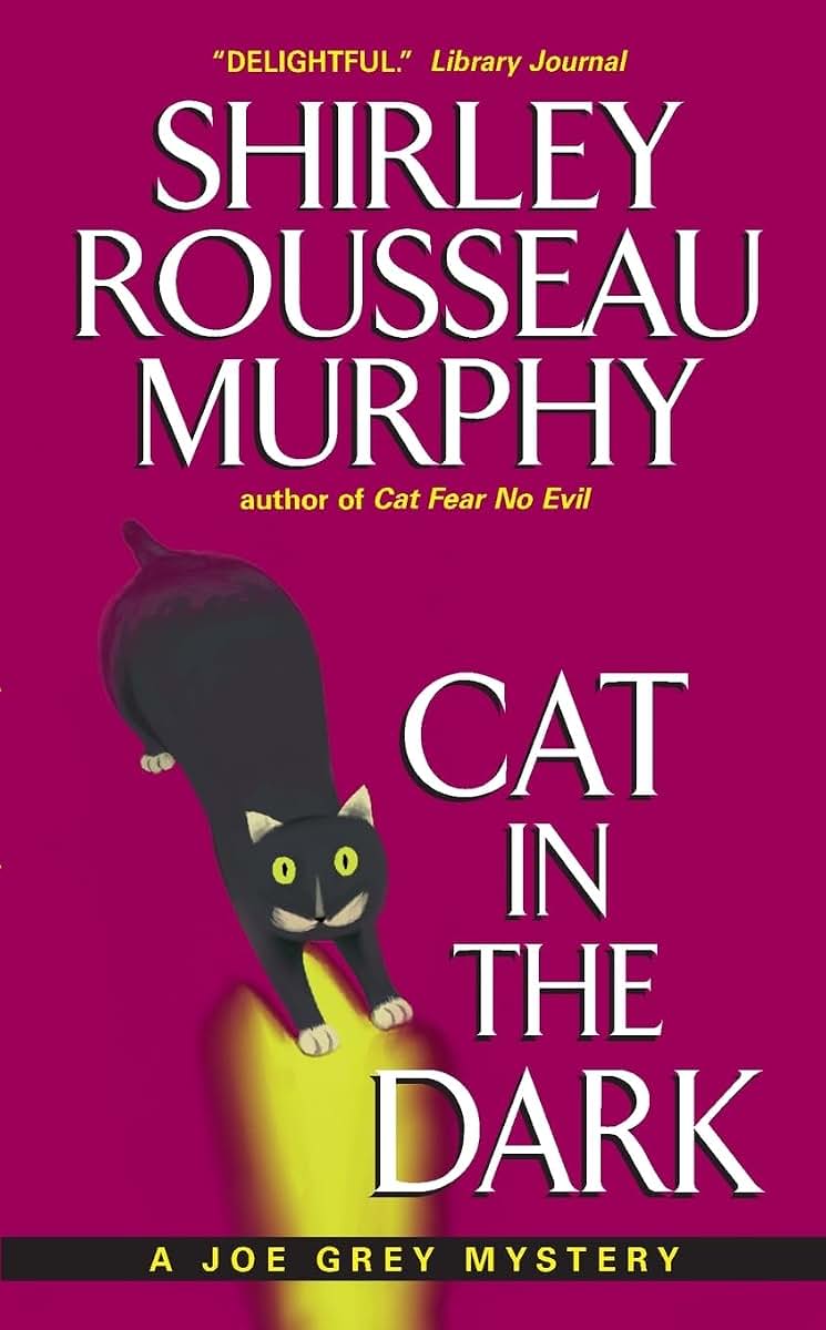 Cat in the Dark: A Joe Grey Mystery (Joe Grey Mystery Series, 4)