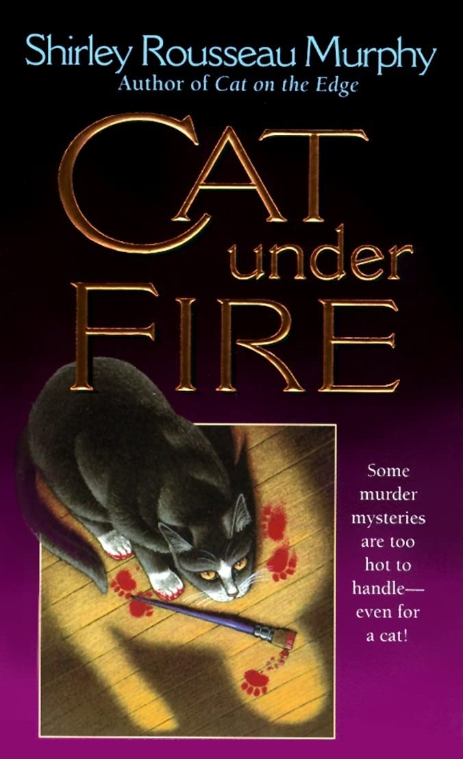 Cat Under Fire: A Joe Grey Mystery (Joe Grey Mystery Series, 2)