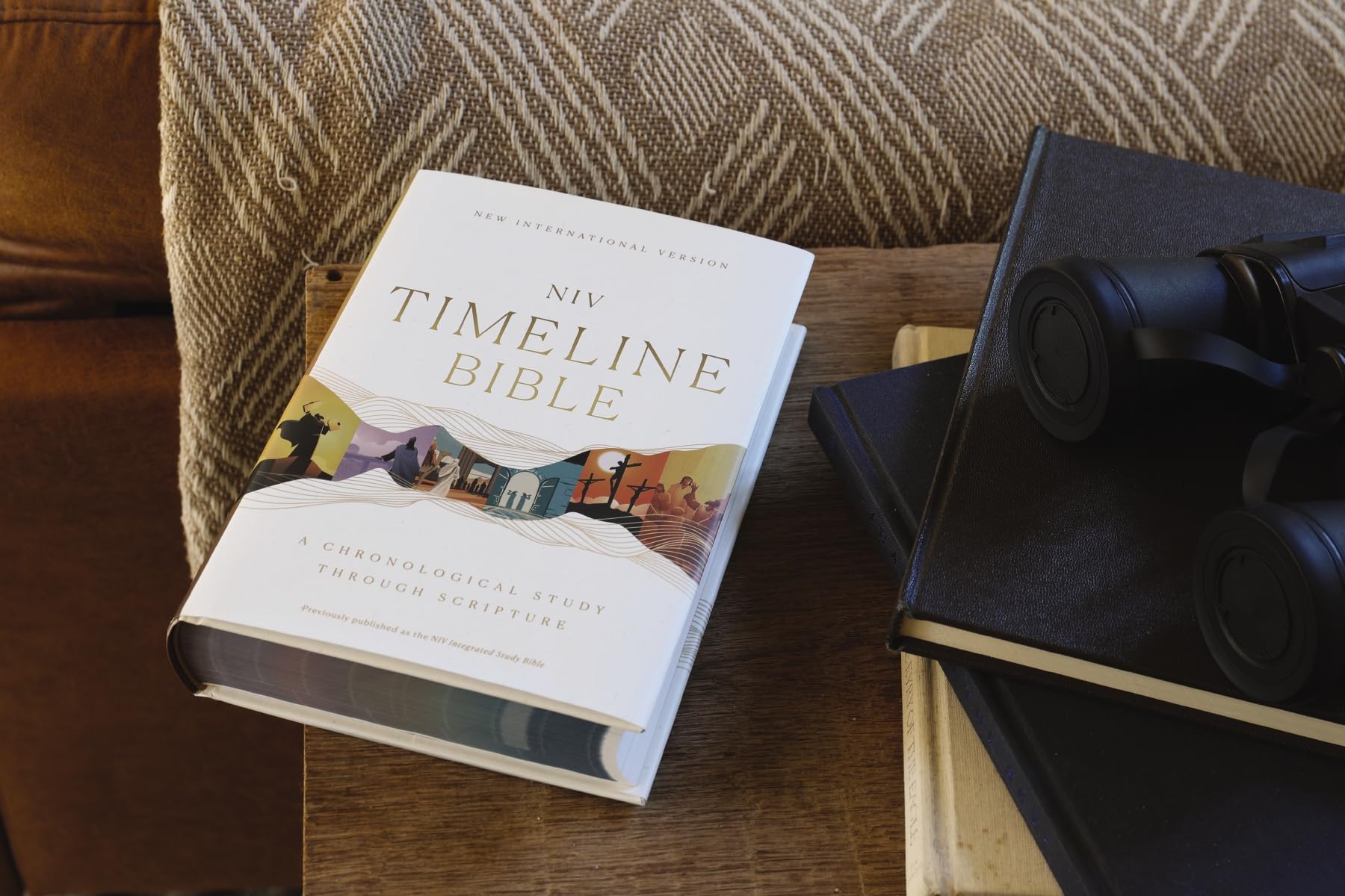 NIV, Timeline Bible, Hardcover, Red Letter, Comfort Print: A Chronological Study through Scripture