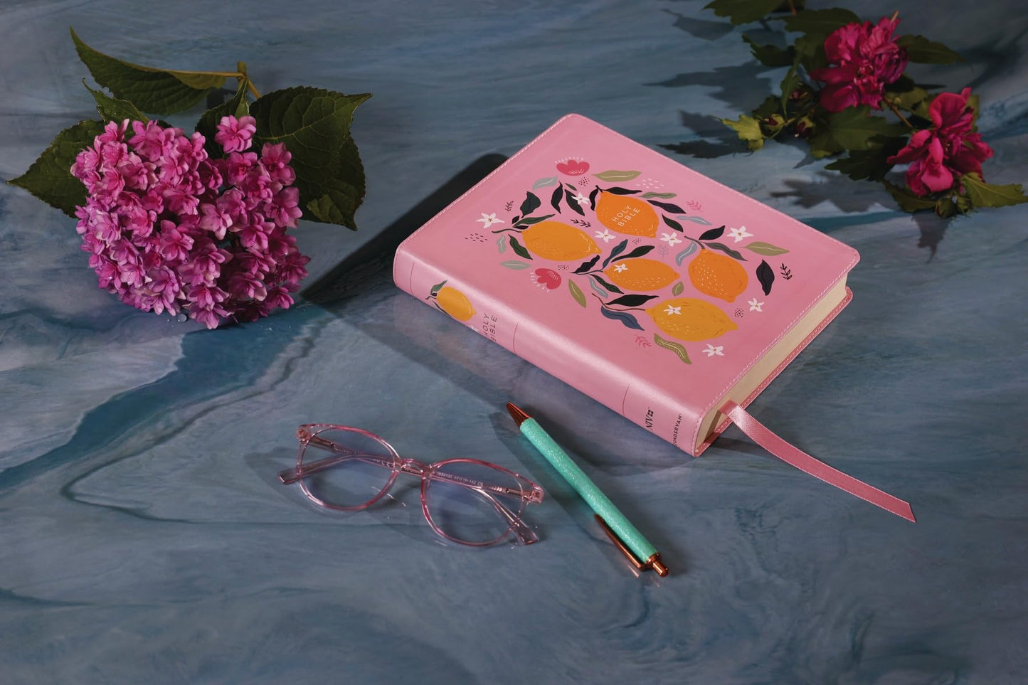 NIV, Journal the Word Bible (Perfect for Note-Taking), Double-Column, Leathersoft, Pink, Red Letter, Comfort Print: Reflect, Take Notes, or Create Art Next to Your Favorite Verses