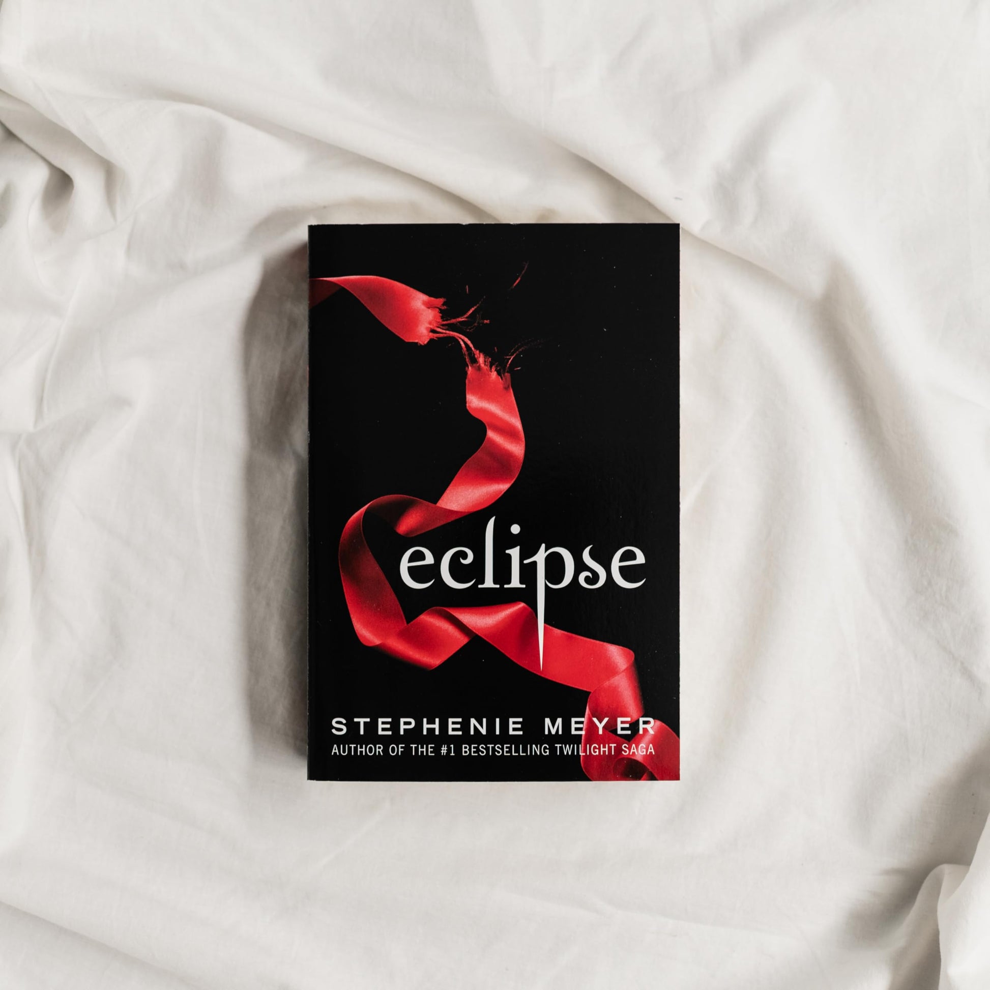 Eclipse (The Twilight Saga, 3)