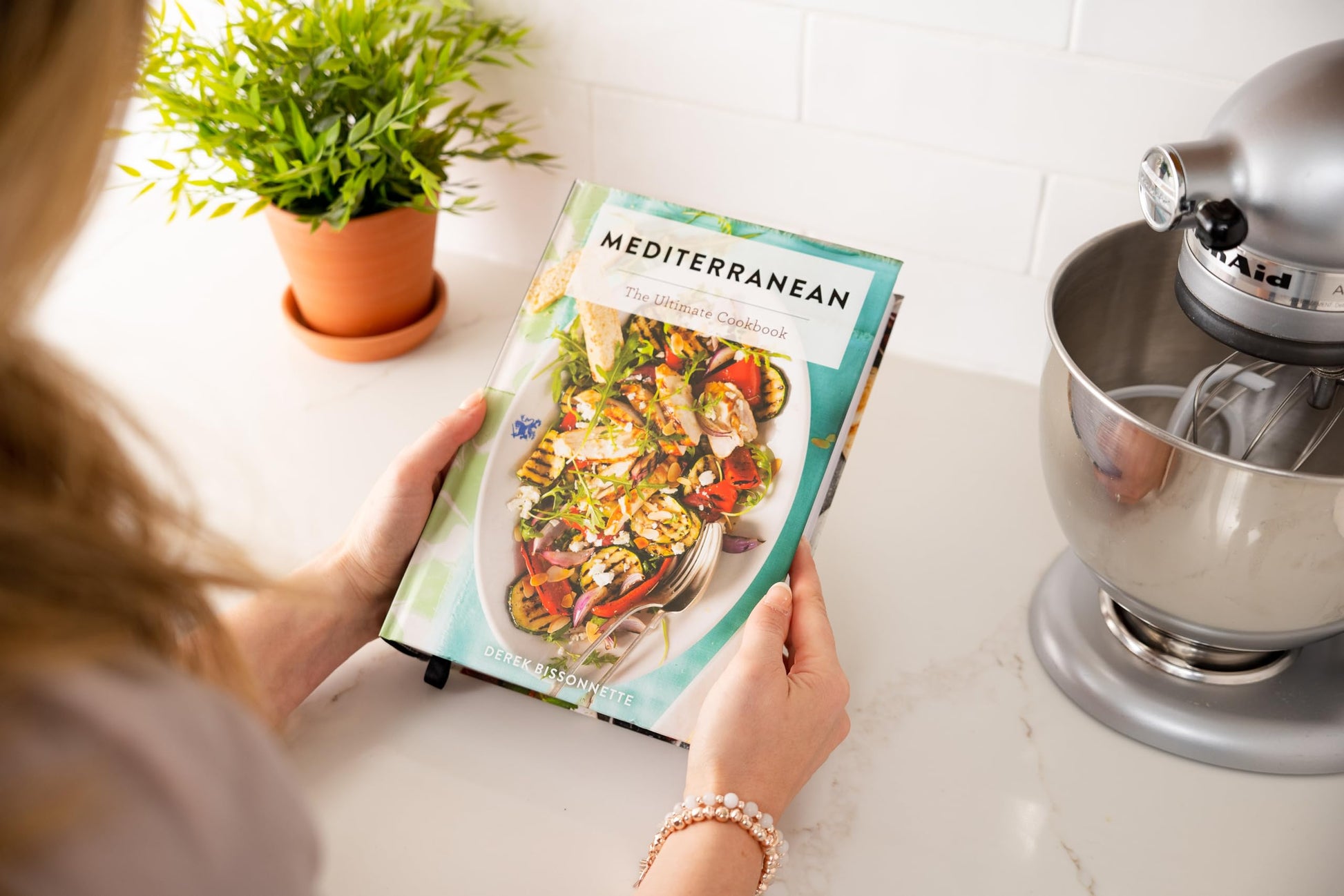Mediterranean: The Ultimate Cookbook (500+ Easy Mediterranean Recipes For Healthier Eating) (Ultimate Cookbooks)