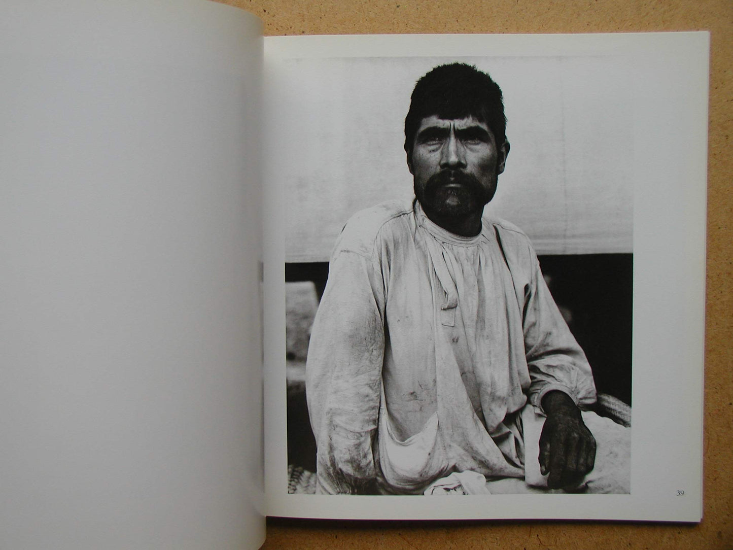 Paul Strand (Aperture Masters of Photography Series, Number One)