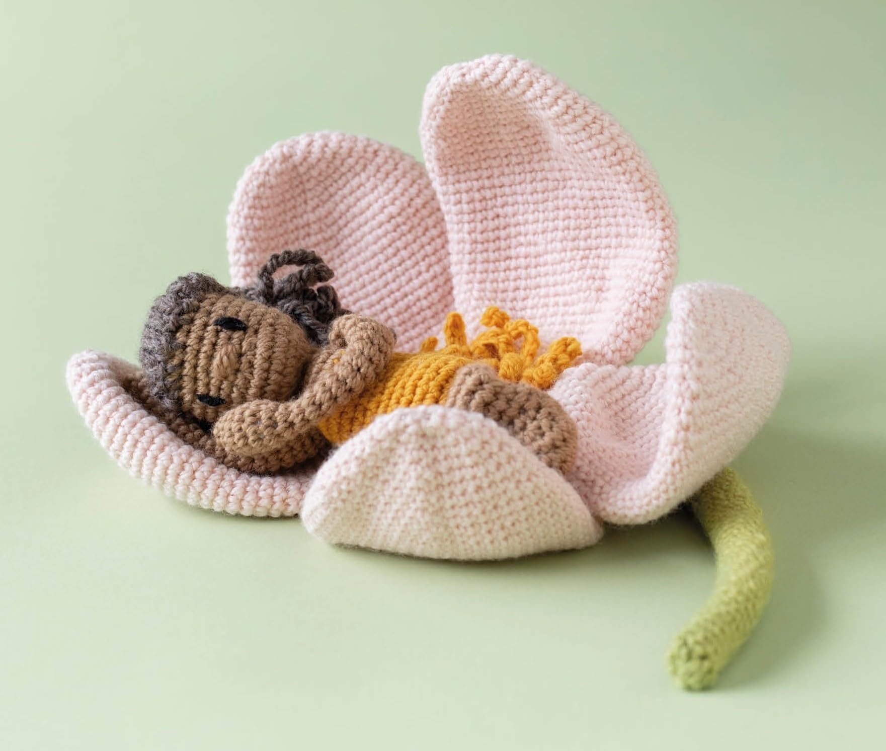 Crochet Fairy Tales: Cottage Stories: Over 40 enchanting patterns