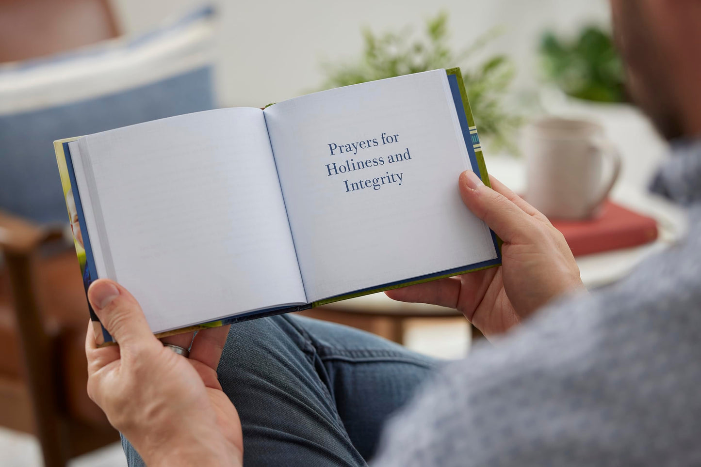 Pocket Prayers for Dads: 40 Simple Prayers That Bring Strength and Faith (Pocket Prayers with Max Lucado)