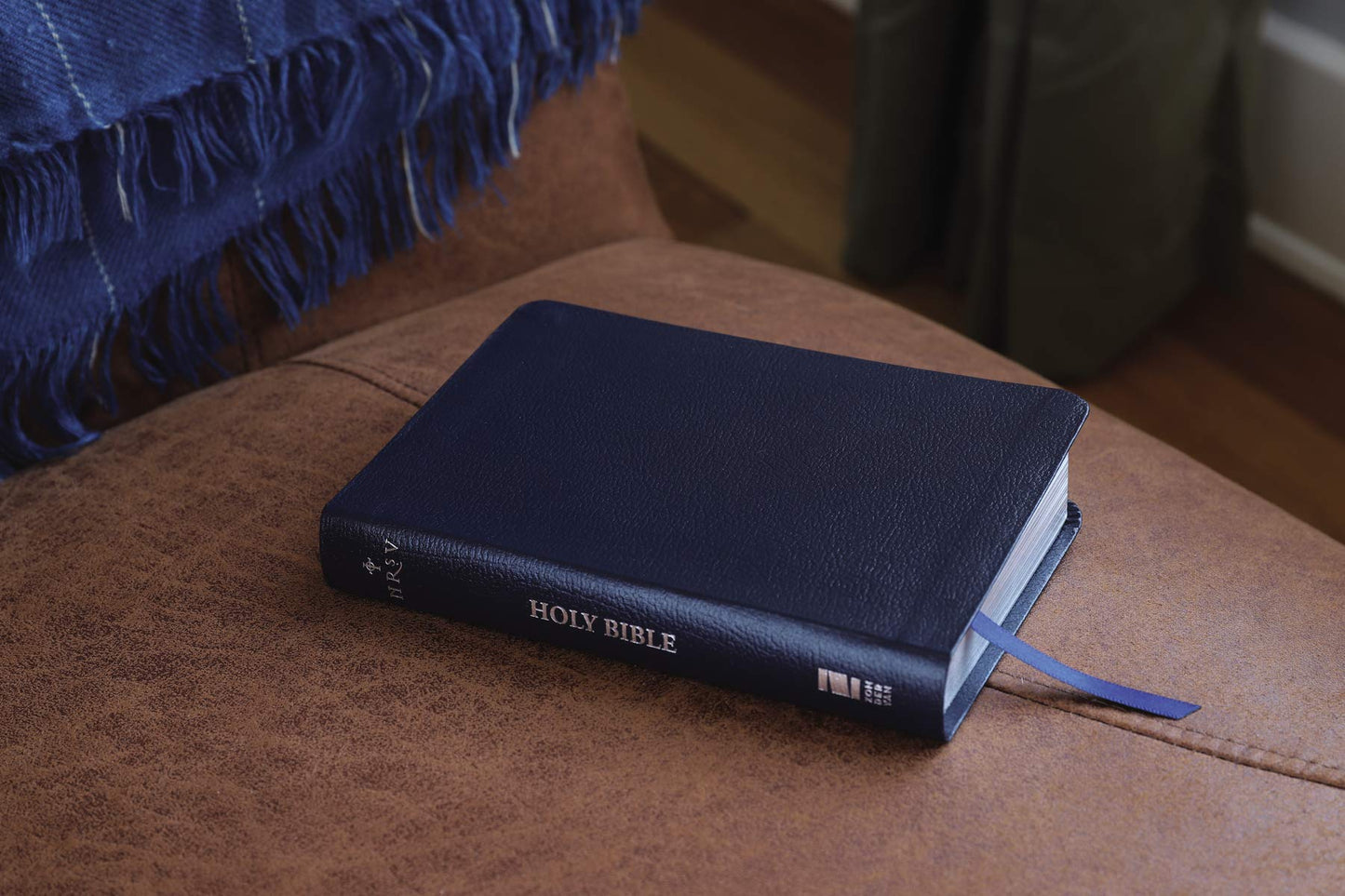 NRSV Go-Anywhere Compact Thinline Bible with the Apocrypha (