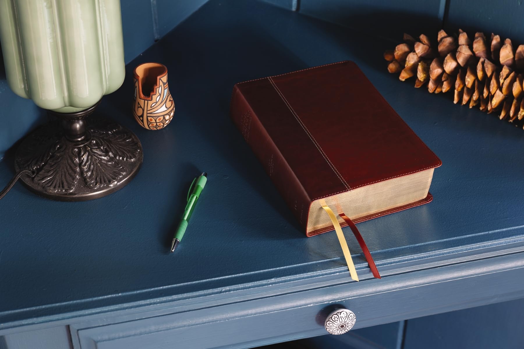 NIV, Cultural Backgrounds Study Bible (Context Changes Everything), Leathersoft, Brown, Red Letter: Bringing to Life the Ancient World of Scripture