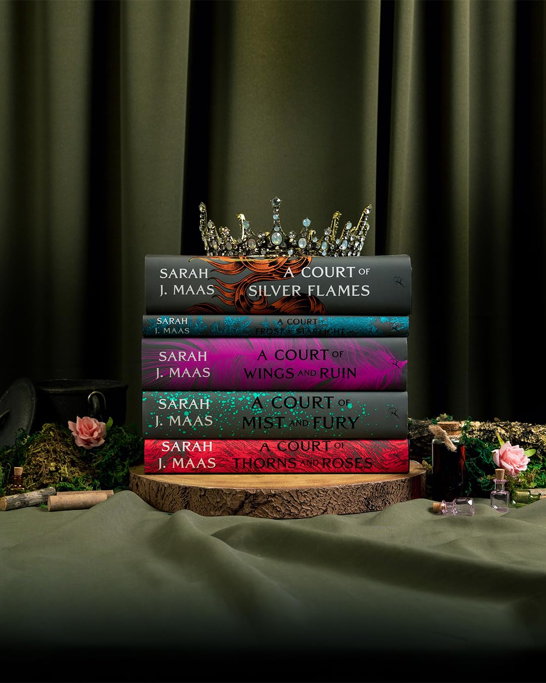 A Court of Thorns and Roses Hardcover Box Set