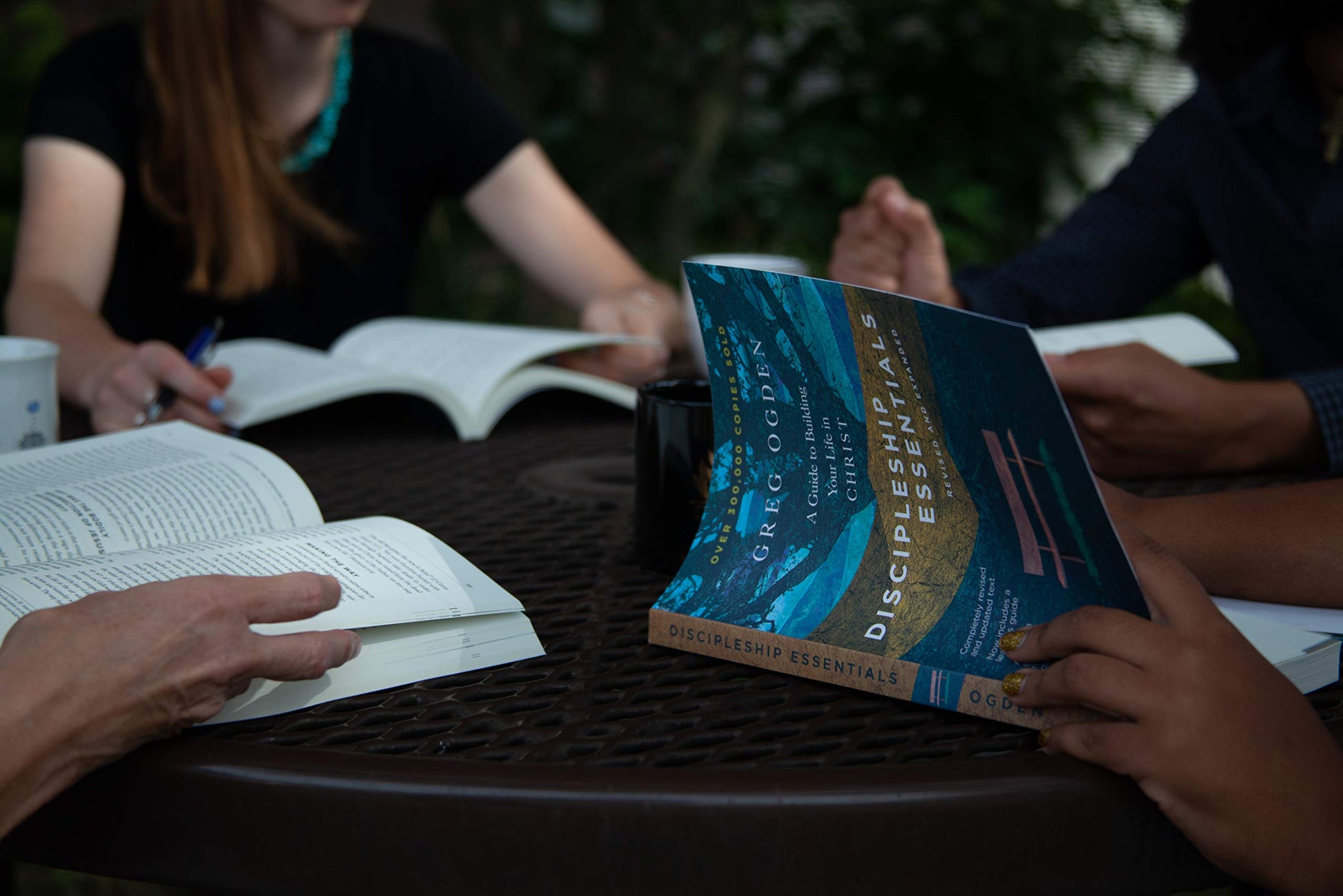 Discipleship Essentials: A Guide to Building Your Life in Christ (The Essentials Set)