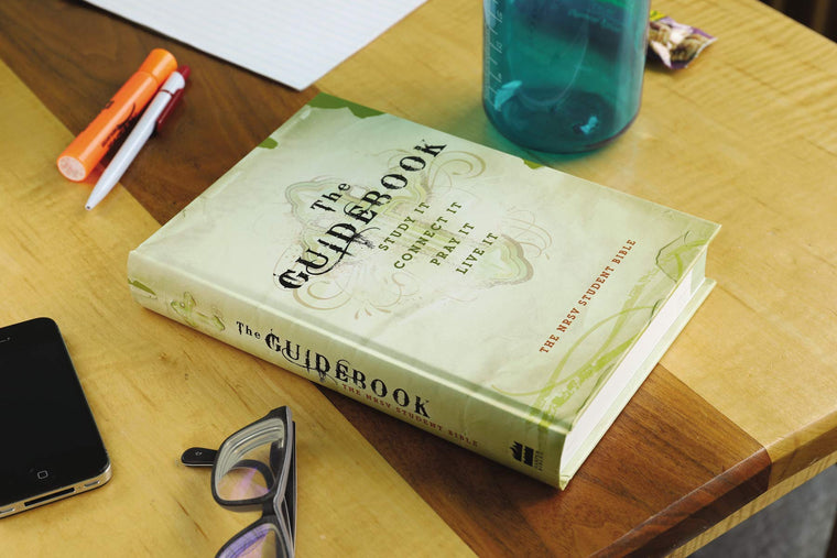 NRSV, The Guidebook, Hardcover: The NRSV Student Bible by Zo
