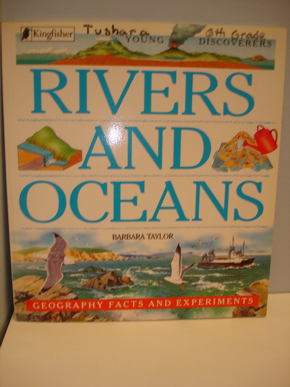 Rivers and Oceans (Young Discoverers)