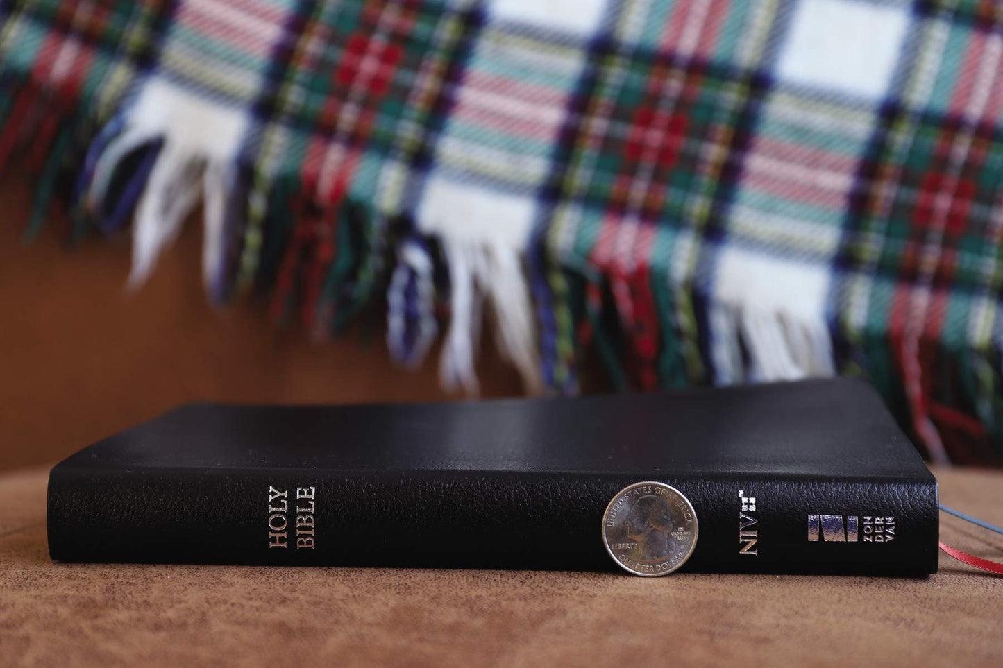 NIV, Thinline Bible, Bonded Leather, Black, Red Letter, Comf