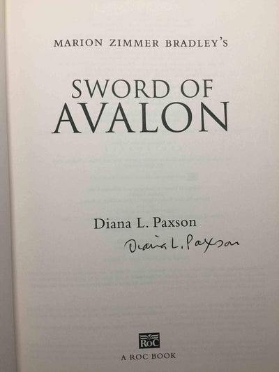 Marion Zimmer Bradley's Sword of Avalon by Paxson, Diana L.
