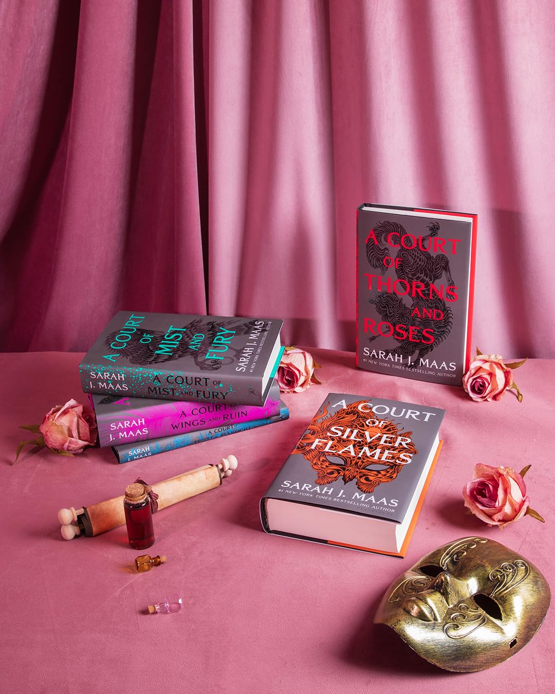 A Court of Thorns and Roses Hardcover Box Set