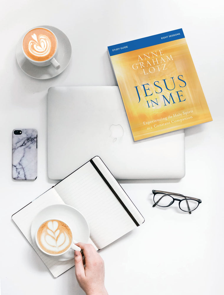 Jesus in Me Bible Study Guide: Experiencing the Holy Spirit