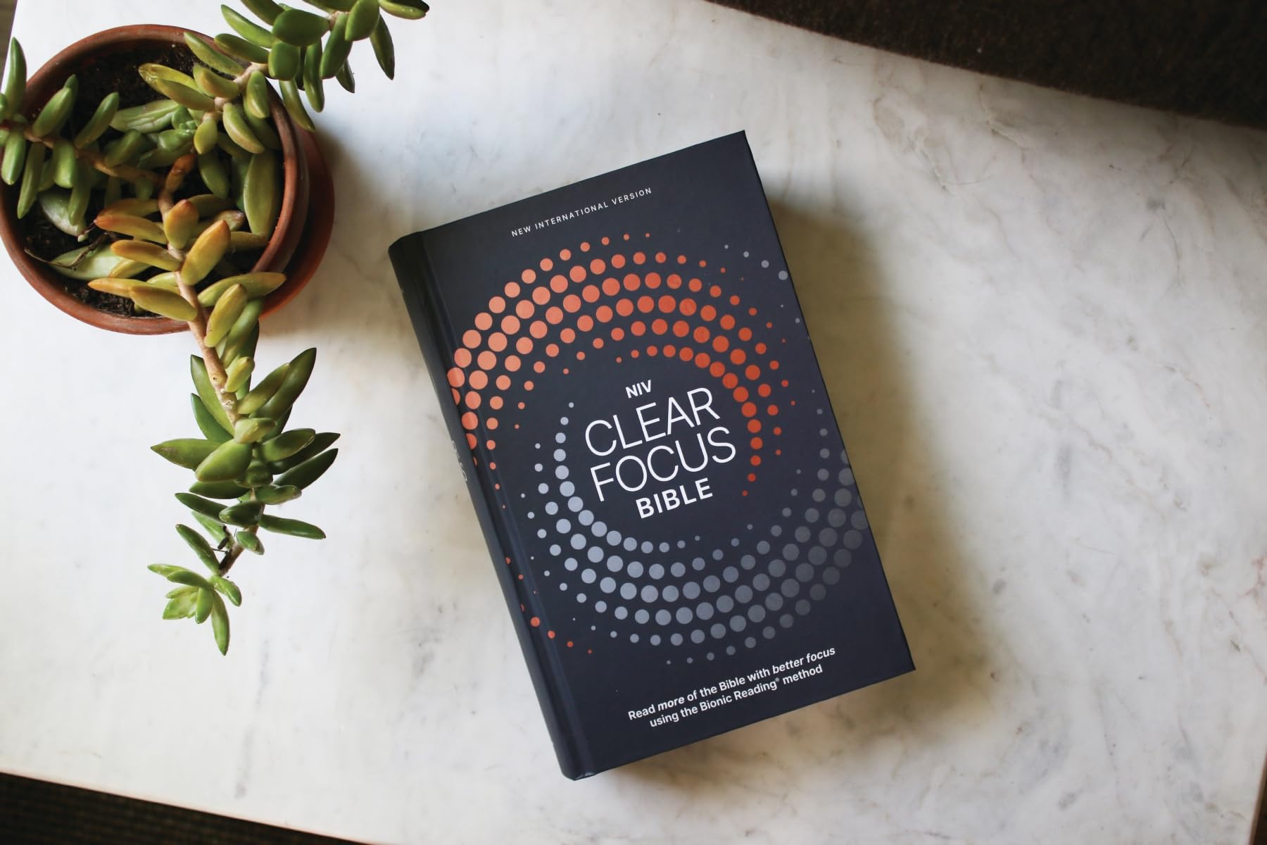 NIV, Clear Focus Bible, Hardcover, Charcoal/Copper: Read more of the Bible with better focus using the Bionic Reading Method