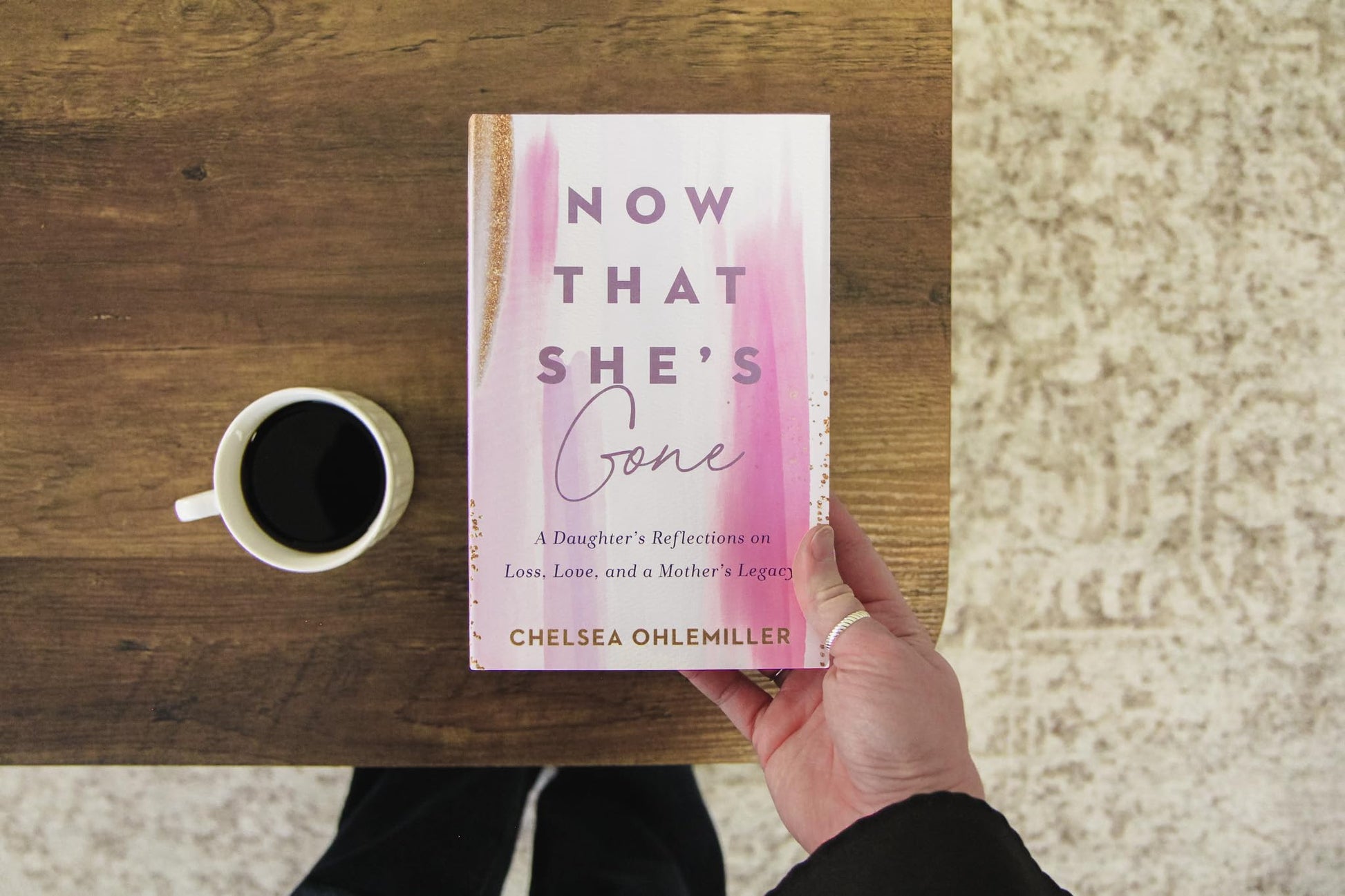Now That She's Gone: A Daughter's Reflections on Loss, Love, and a Mother's Legacy - A Grief and Healing Book for Women