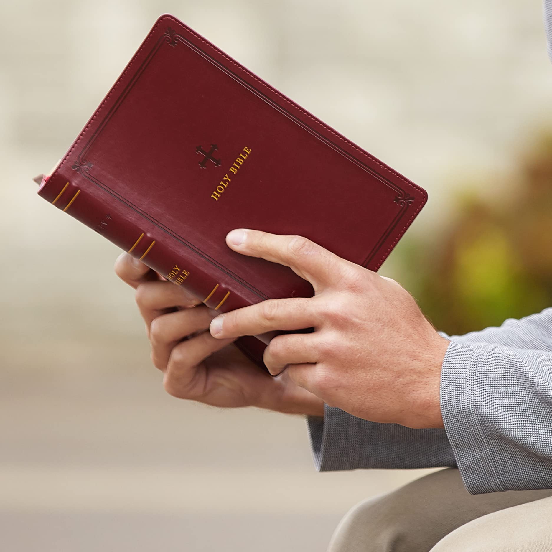 NRSV, Catholic Bible, Standard Personal Size, Leathersoft, Red, Comfort Print: Holy Bible