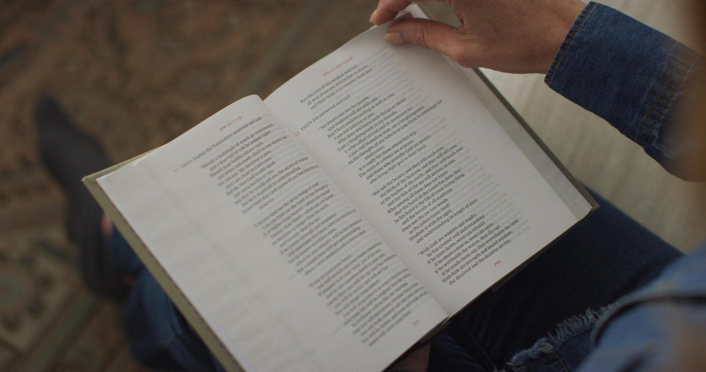 ESV Reader's Bible (Cloth over Board, Timeless Design): Holy Bible, English Standard Version