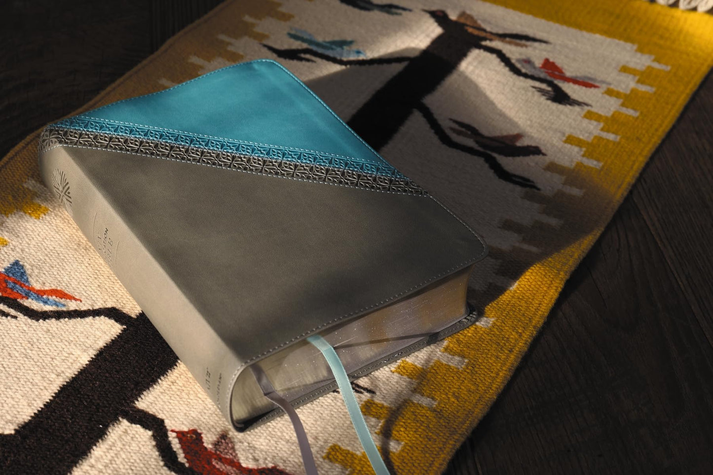 NIV Application Bible, Leathersoft, Teal/Grey, Red Letter, Thumb Indexed, Comfort Print: Bringing the Ancient Message of the Bible into Your World (NIV Application Commentary Resources)
