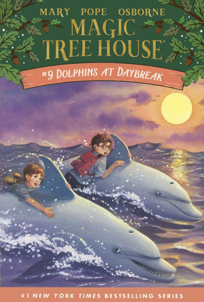 Dolphins At Daybreak (Turtleback School & Library Binding Edition) (Magic Tree House)