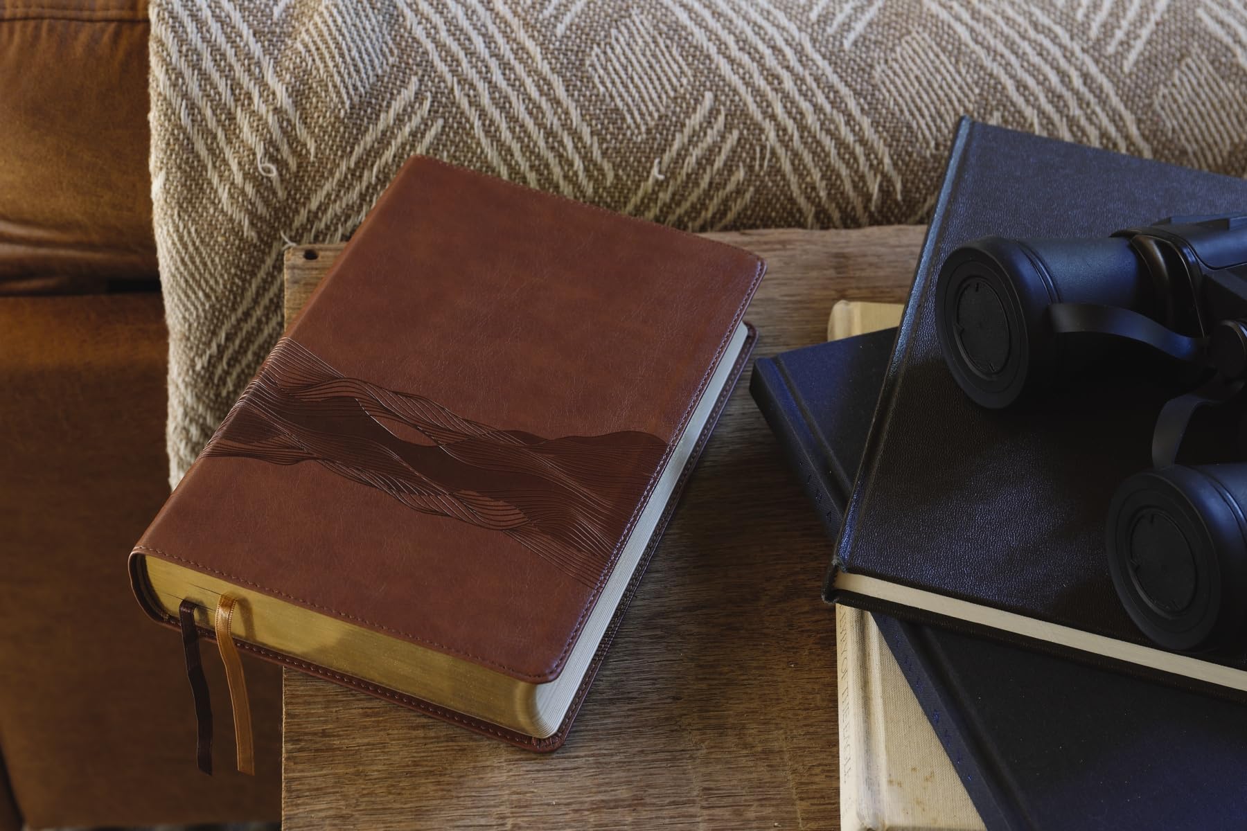 NIV, Timeline Bible, Leathersoft, Brown, Red Letter, Comfort Print: A Chronological Study through Scripture