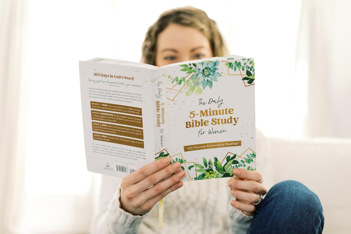 The Daily 5-minute Bible Study for Women: 365 Focused, Encouraging Readings