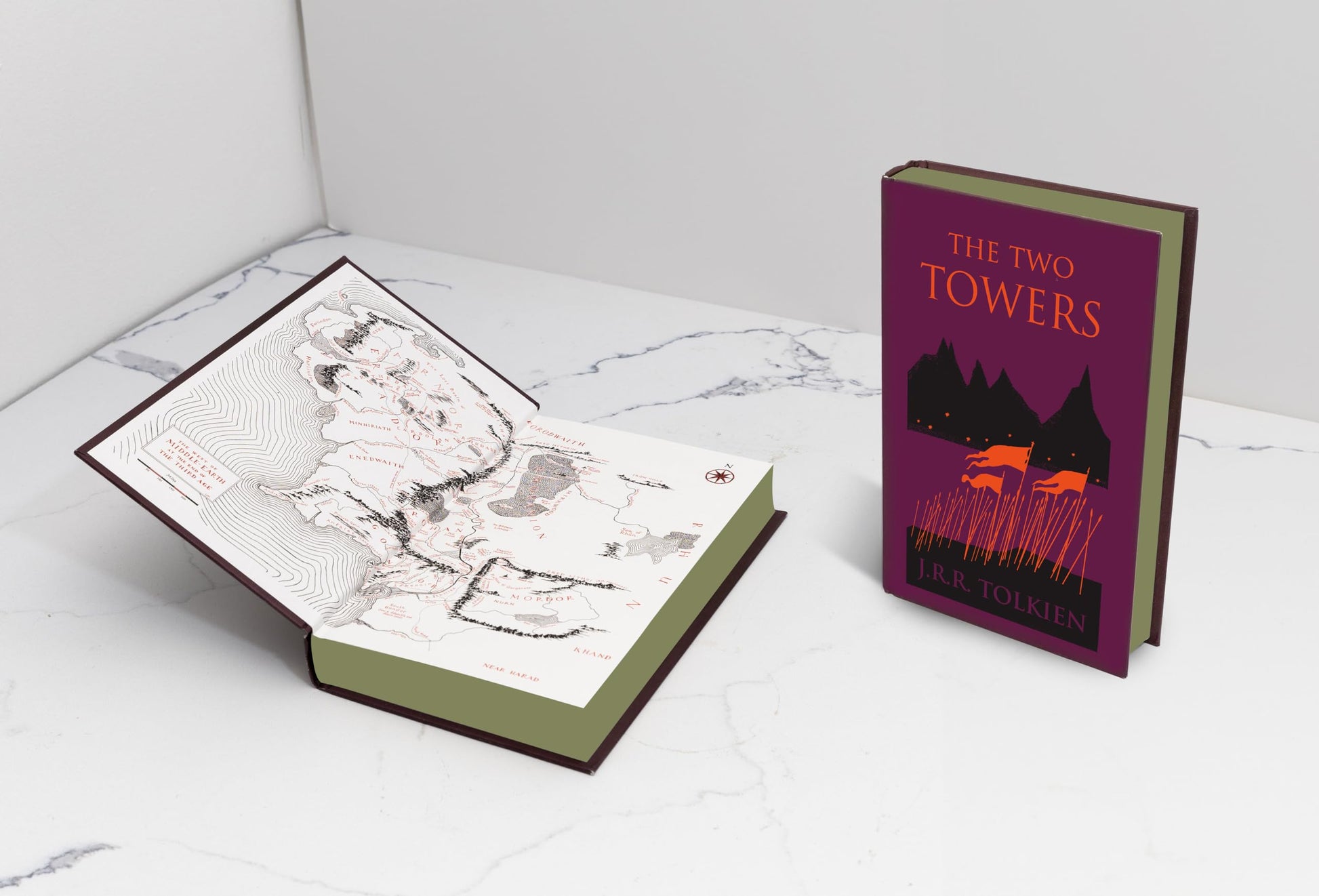 The Two Towers Collector's Edition: Being the Second Part of The Lord of the Rings (The Lord of the Rings, 2)