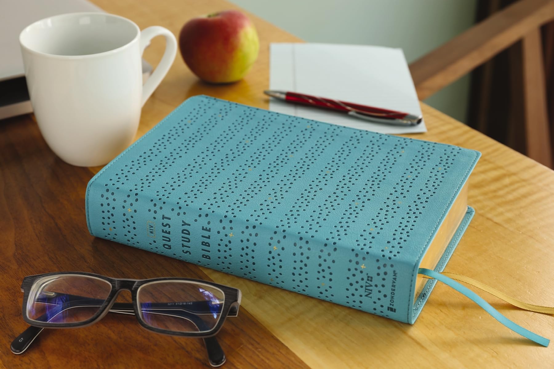 NIV, Quest Study Bible, Personal Size, Leathersoft, Teal, Thumb Indexed, Comfort Print: The Only Q and A Study Bible