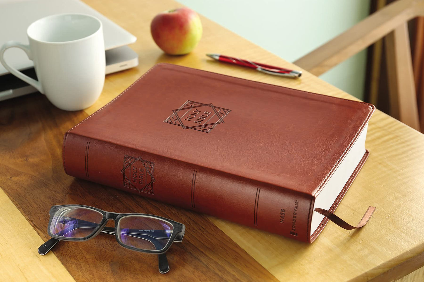 NASB, Super Giant Print Reference Bible (Font Size: 16.5-point), Leathersoft, Brown, Red Letter, 1995 Text, Comfort Print