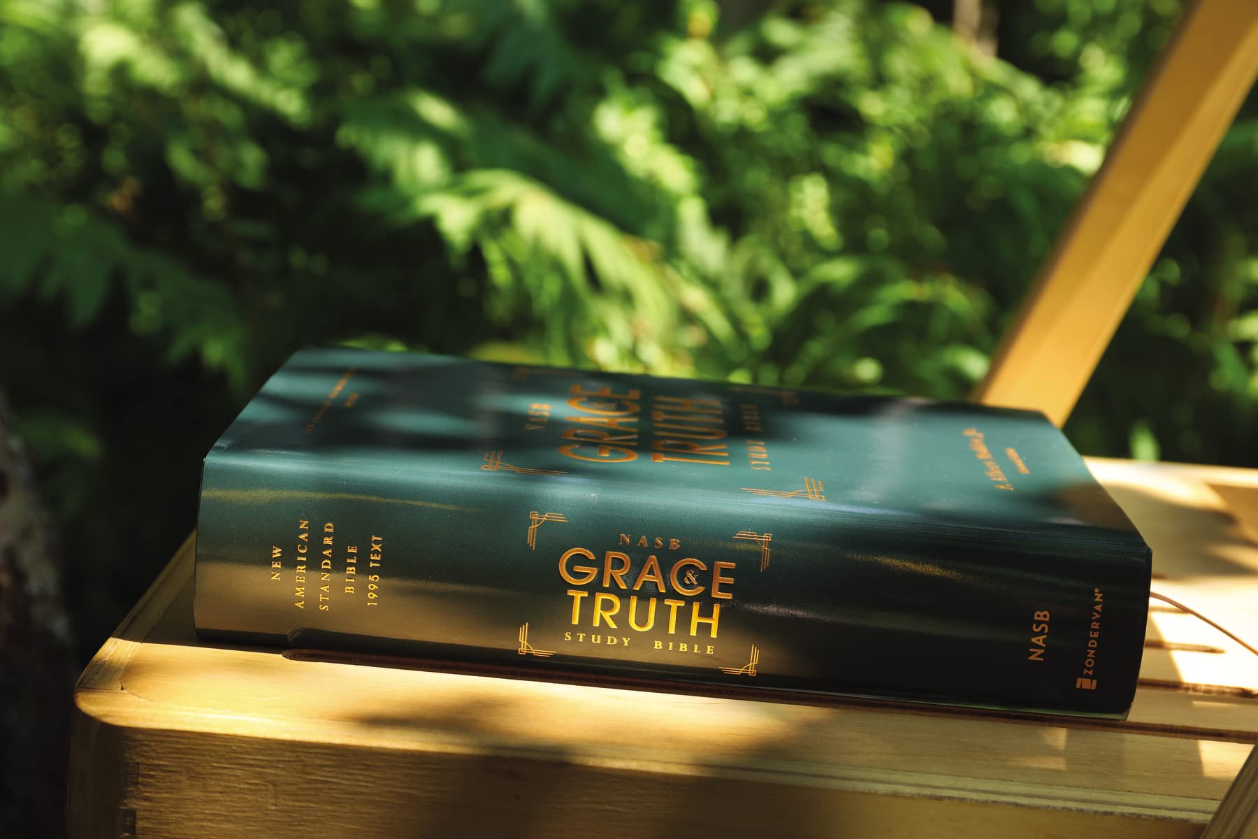 NASB, The Grace and Truth Study Bible (Trustworthy and Practical Insights), Hardcover, Green, Red Letter, 1995 Text, Comfort Print