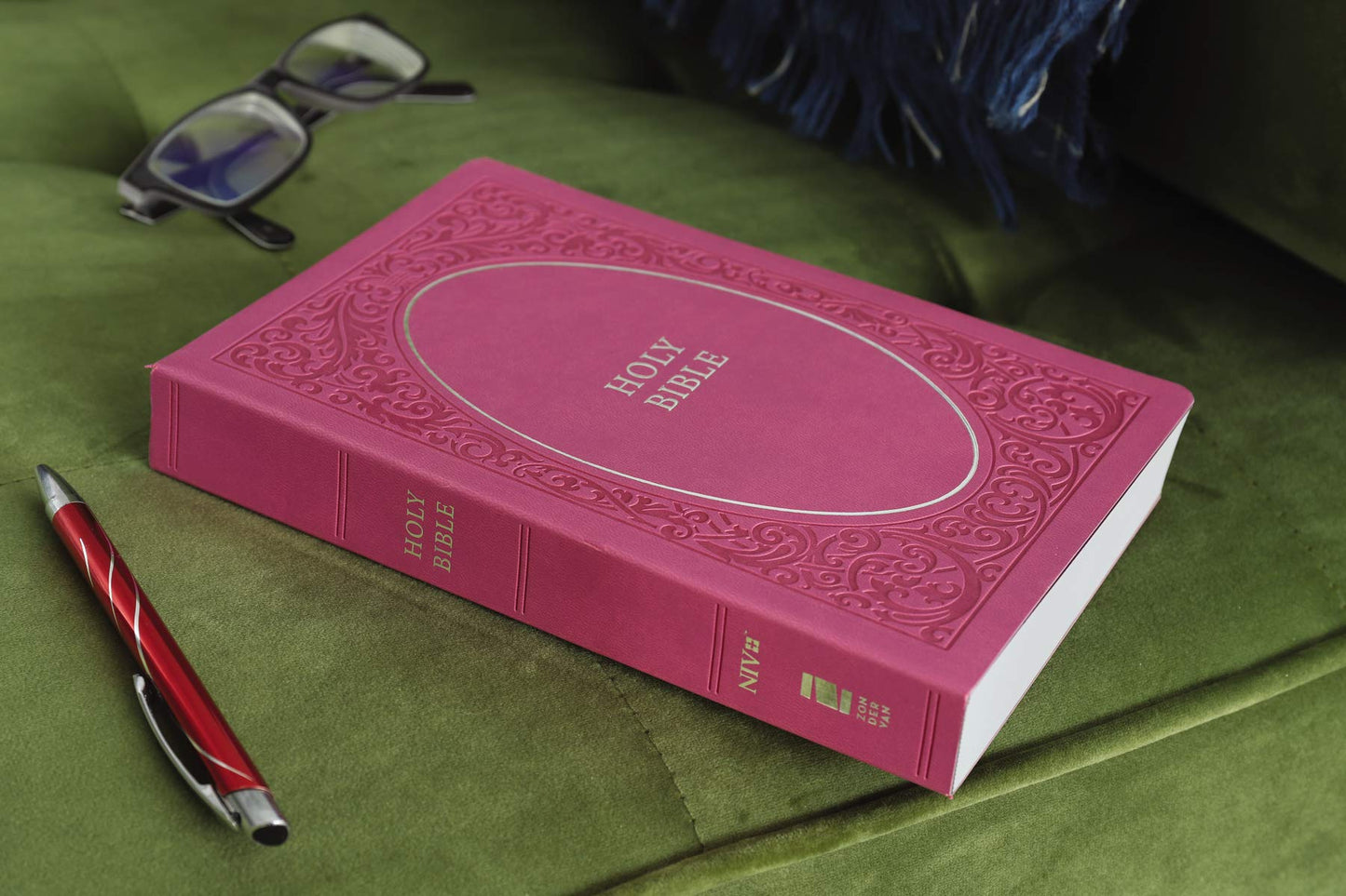 NIV, Holy Bible, Soft Touch Edition, Leathersoft, Pink, Comfort Print