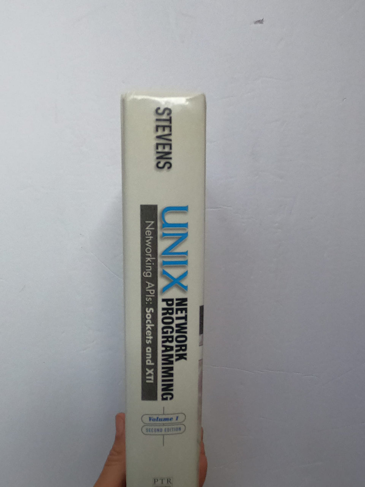 UNIX Network Programming: Networking APIs: Sockets and XTI; Volume 1
