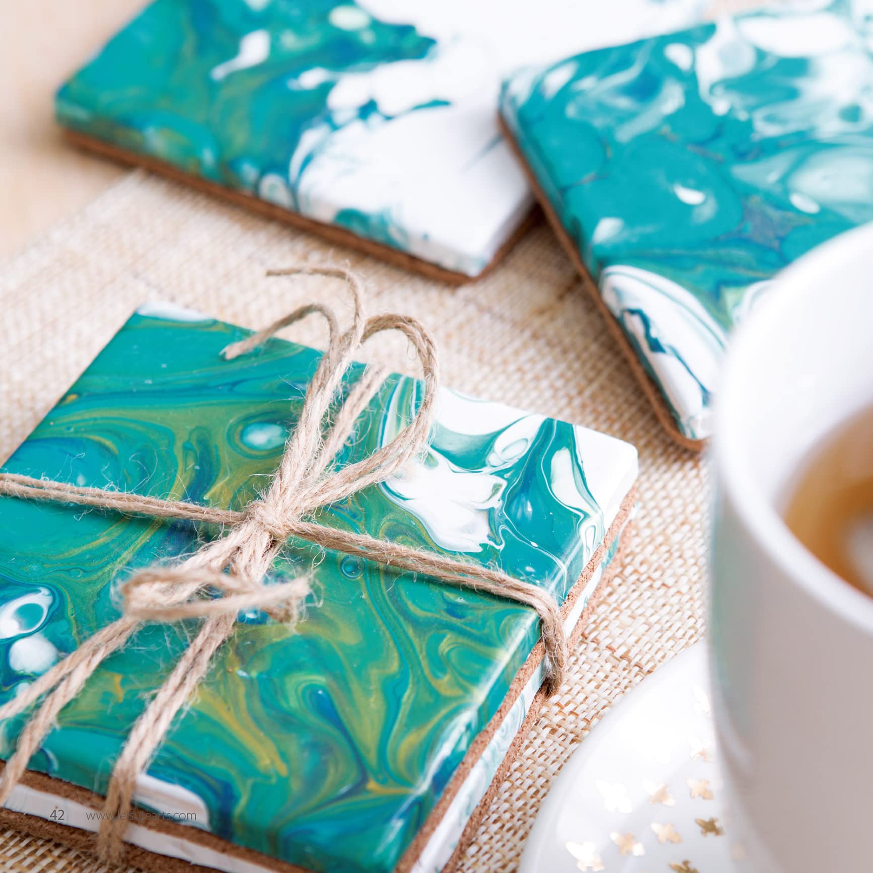 Get Started in Paint Pouring: Easy Techniques, Awesome Ideas, & Inspiration for Absolute Beginners