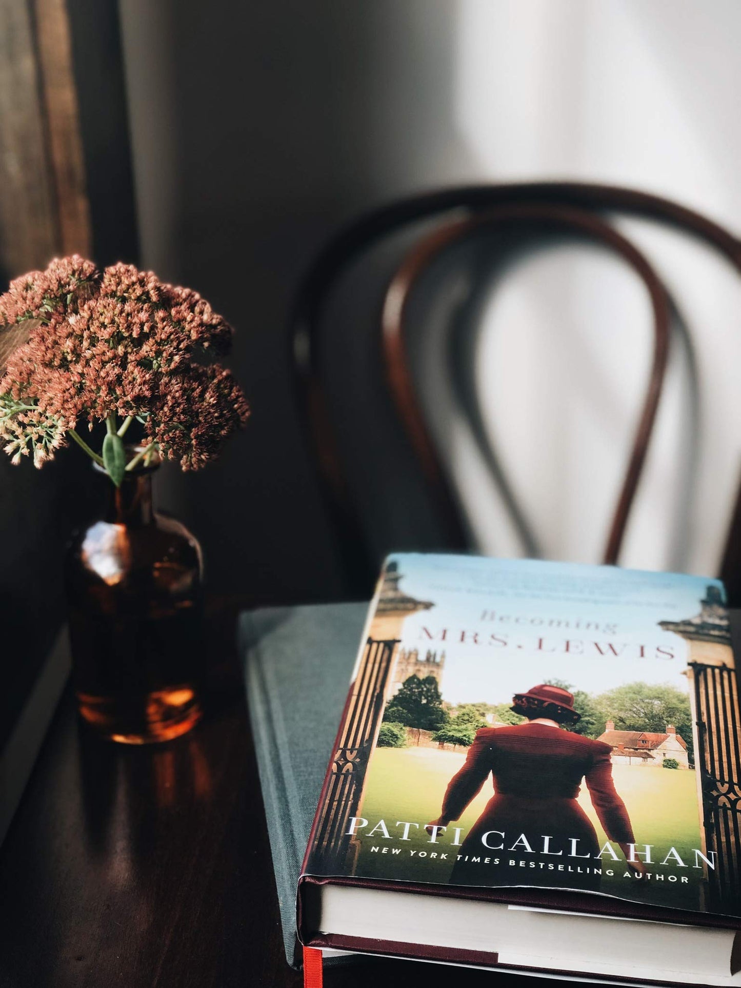 Becoming Mrs. Lewis: The Improbable Love Story of Joy Davidman and C. S. Lewis