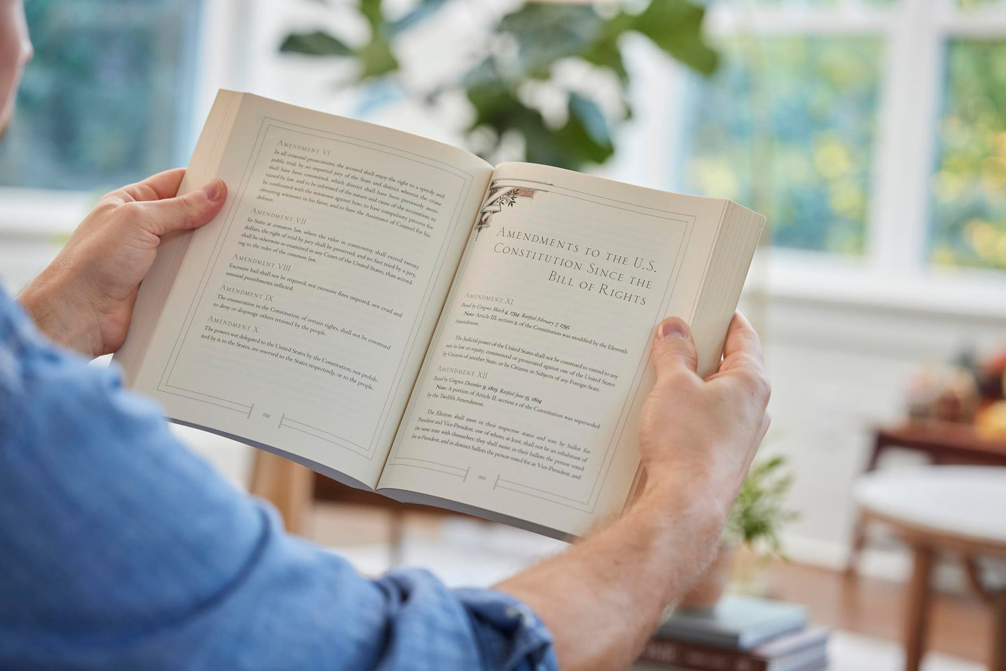 The American Patriot's Almanac: Daily Readings on America (An Inspiring 365-Day Reader on Key Events, Personalities, Conflicts, and Discoveries in US History) - The Perfect Fathers Day Gift for Dads