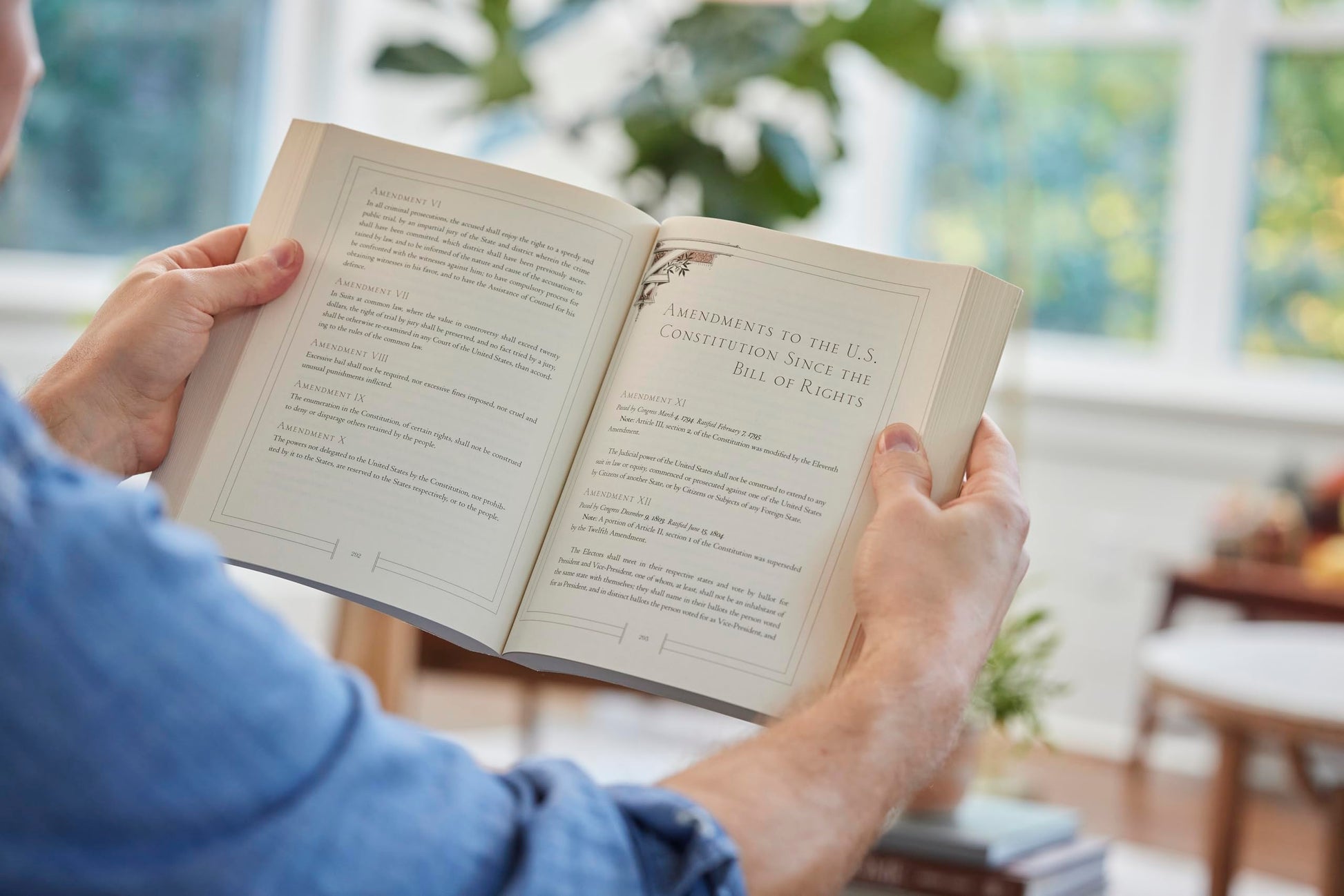 The American Patriot's Almanac: Daily Readings on America (An Inspiring 365-Day Reader on Key Events, Personalities, Conflicts, and Discoveries in US History) - The Perfect Fathers Day Gift for Dads