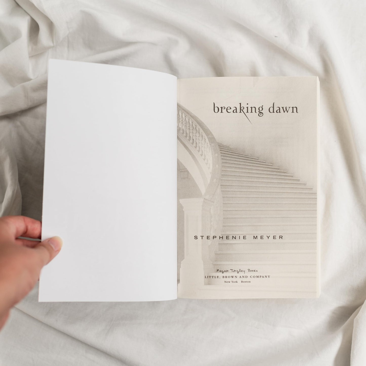 Breaking Dawn (The Twilight Saga, 4)