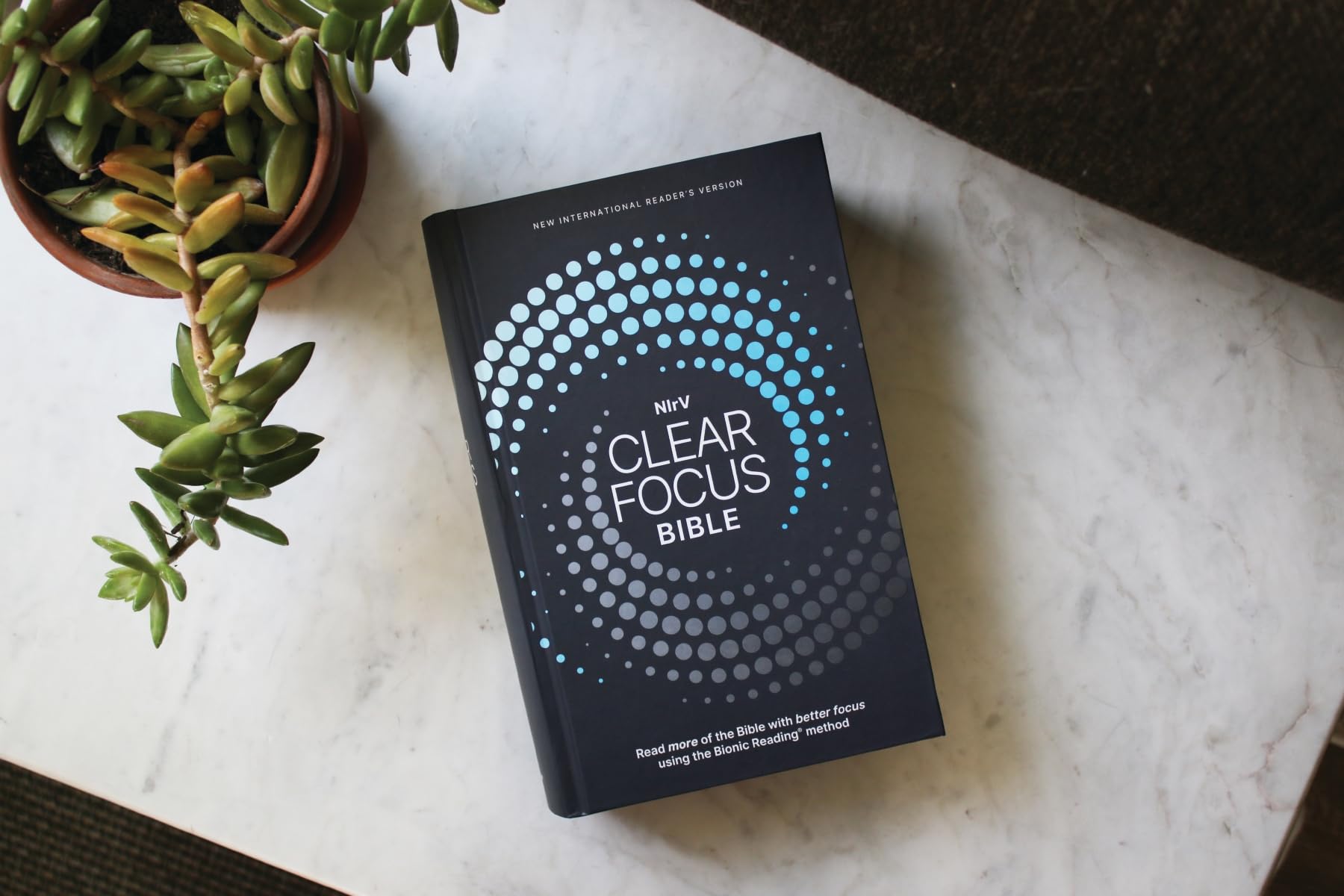 NIrV, Clear Focus Bible, Hardcover, Charcoal/Blue: Read more of the Bible with better focus using the Bionic Reading Method
